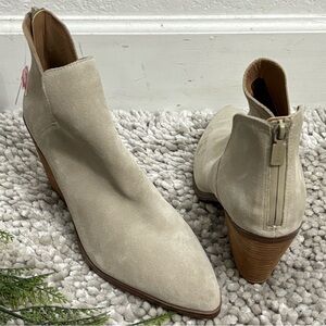 Blonde Waterproof WANDA Ankle Boot Size: 11